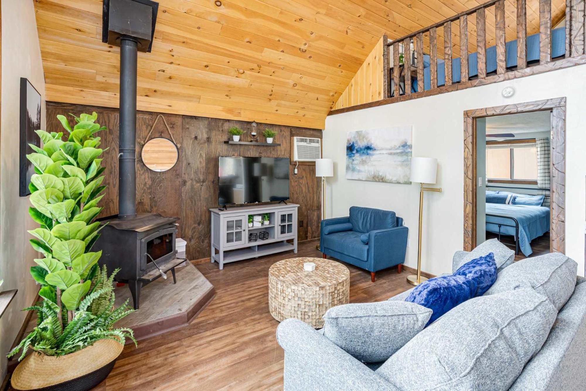 Quaint Loft Cabin W Hot Tub, Firepit, Deck & Grill Hedgesville ภายนอก รูปภาพ